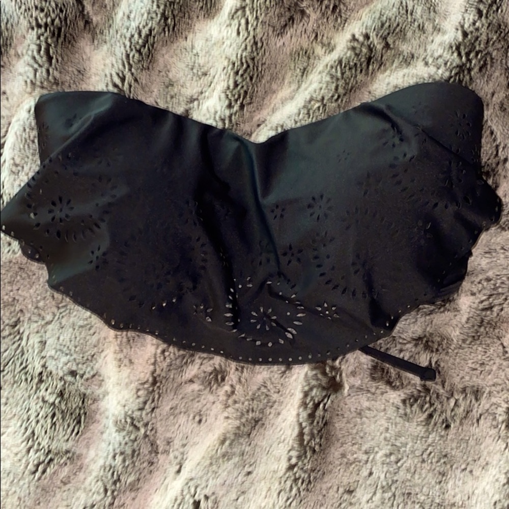 Black strapless bikini top